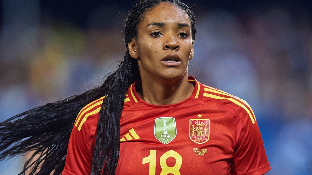 Salma levanta la cabeza 